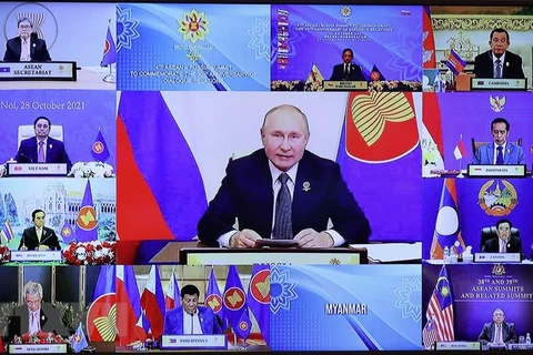 Lãnh đạo các nước ASEAN và Nga tham dự Hội nghị theo hình thức trực tuyến. (Ảnh: Dương Giang/TTXVN) 