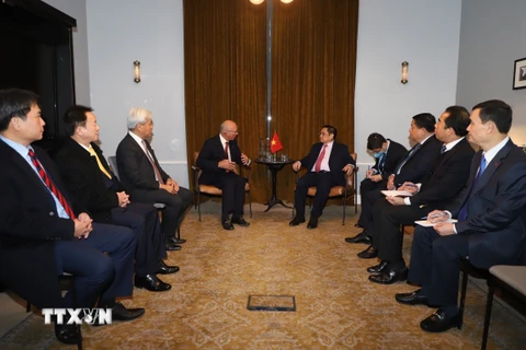 Thủ tướng Phạm Minh Chính gặp Tổng giám đốc VinaCapital Don Lam. (Ảnh: Đình Thư/TTXVN)