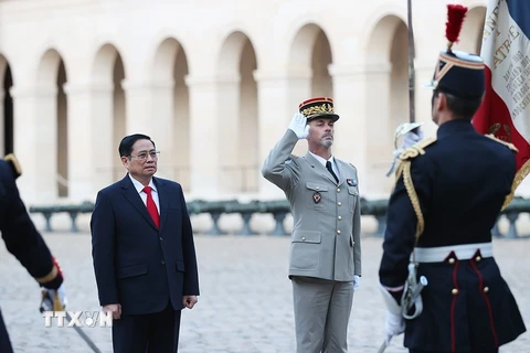 [Photo] Lễ đón chính thức Thủ tướng Phạm Minh Chính thăm Cộng hòa Pháp