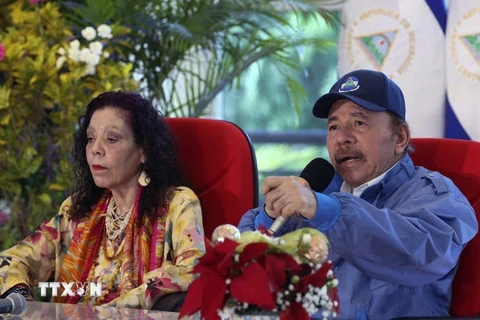 Tổng thống Nicaragua Daniel Ortega (phải) phát biểu tại Managua, Nicaragua, ngày 7/11/2021. (Ảnh: AFP/TTXVN)