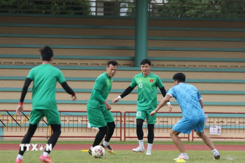 [Photo] AFF Cup 2020: Đội tuyển Việt Nam tập nhẹ để giảm tải áp lực