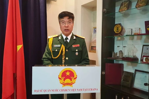 Tùy viên Quốc phòng Việt Nam tại Ukraine, Đại tá Nguyễn Quang Chiến phát biểu tại Lễ kỷ niệm. (Nguồn: baoquocte.vn)