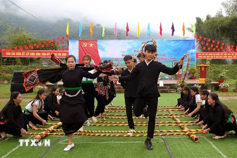 Nhân dân các dân tộc Lào Cai vui chơi trong "Ngày hội Đại đoàn kết toàn dân tộc" năm 2021. (Ảnh: Quốc Khánh/TTXVN)