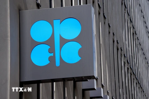 Biểu tượng của OPEC tại trụ sở ở Viên, Áo. (Ảnh: AFP/TTXVN)