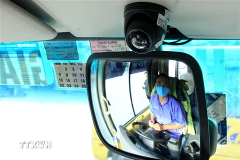 Camera được lắp đặt trên phương tiện vận tải của Công ty cổ phần xe khách Hoàng Hà. (Ảnh: Thế Duyệt/TTXVN)