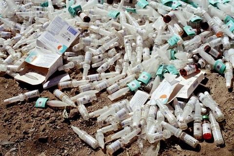Rác thải y tế tại Afghanistan bị vứt bỏ cùng rác thải sinh hoạt gây nhiều nguy cơ cho sức khỏe người dân. (Nguồn: flickr.com)