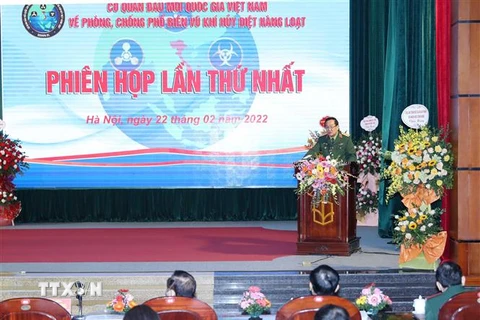 Thượng tướng Võ Minh Lương, Thứ trưởng Bộ Quốc phòng, Trưởng cơ quan đầu mối Quốc gia Việt Nam về phòng, chống phổ biến vũ khí hủy diệt hàng loạt phát biểu tại phiên họp. (Ảnh: Trọng Đức/TTXVN)