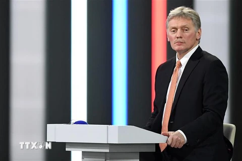 Người phát ngôn Điện Kremlin Dmitry Peskov phát biểu tại cuộc họp báo ở Moskva. (Ảnh: AFP/TTXVN)