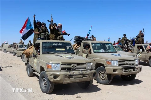 Lực lượng ủng hộ Chính phủ Yemen được triển khai tại ngoại ô thành phố Ataq, phía Đông cảng Aden trên Biển Đỏ, ngày 28/1/2022. (Ảnh: AFP/TTXVN)