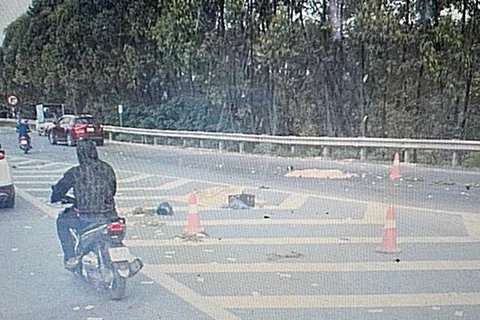 Hà Nội: Tai nạn giao thông trên cầu Thanh Trì khiến 2 người tử vong