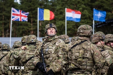 Binh sỹ Tổ chức Hiệp ước Bắc Đại Tây Dương (NATO) tại Orzysz, Ba Lan. (Ảnh: AFP/TTXVN)