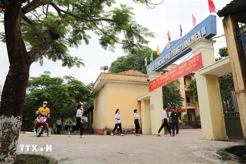 Thí dự thi sinh thi môn Toán tại điểm thi trường THPT Thanh Miện III, huyện Thanh Miện (Hải Dương). (Ảnh: Thanh Tùng/TTXVN)
