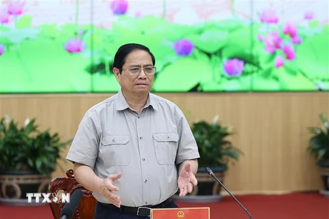 Thủ tướng Phạm Minh Chính làm việc với lãnh đạo chủ chốt thành phố Cần Thơ. (Ảnh: Dương Giang/TTXVN)