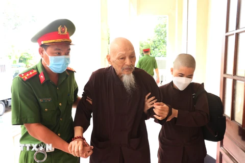 [Photo] Long An: Xét xử sơ thẩm vụ án xảy ra tại Tịnh thất Bồng Lai