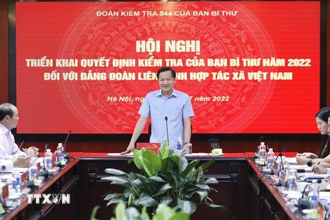 Bí thư Trung ương Đảng, Phó Thủ tướng Chính phủ Lê Minh Khái, Trưởng đoàn kiểm tra 544 chủ trì hội nghị. (Ảnh: An Đăng/TTXVN)