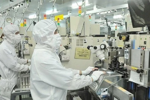 Sản xuất linh kiện bán dẫn tại Công ty MTEX Nhật Bản. (Nguồn: sggp.org.vn)