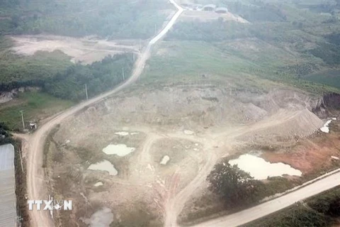 Một khu vực bị khai thác khoáng sản trái phép ở thôn Bokabang, xã Tu Tra, huyện Đơn Dương, Lâm Đồng. (Ảnh minh họa: TTXVN)