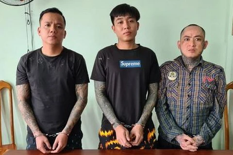 Đối tượng Trí "nhảm" cùng đồng bọn trong băng nhóm "áo cam" bị bắt giữ. (Nguồn: congan.com.vn)