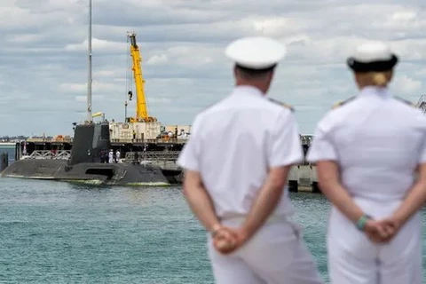 Một tàu ngầm hạt nhân của Anh ở Perth năm 2021. (Ảnh: EPA)