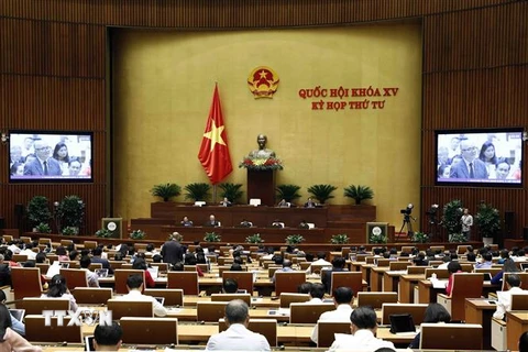 Quốc hội thảo luận ở hội trường về việc thực hiện chính sách, pháp luật về thực hành tiết kiệm, chống lãng phí ngày 31/10, (Ảnh: An Đăng/TTXVN)
