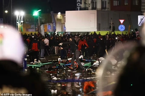 [Video] Cận cảnh bạo loạn sau trận Bỉ thua Maroc ở World Cup 2022