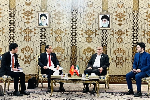 Phó Chủ tịch Quốc hội Trần Quang Phương hội đàm với Phó Chủ tịch thứ nhất Quốc hội Iran Ali Nikzad. (Nguồn: Cổng thông tin điện tử Quốc hội)