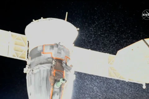 Chất làm mát rò rỉ từ trên tàu vũ trụ Soyuz MS-22. (Nguồn: NASA)