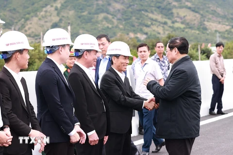 Thủ tướng biểu dương tinh thần thi công cao tốc Nha Trang-Cam Lâm