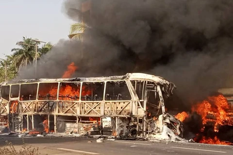 Hiện trường vụ tai nạn gần Dassa-Zoume, Cộng hòa Benin. (Nguồn: Channelstv)
