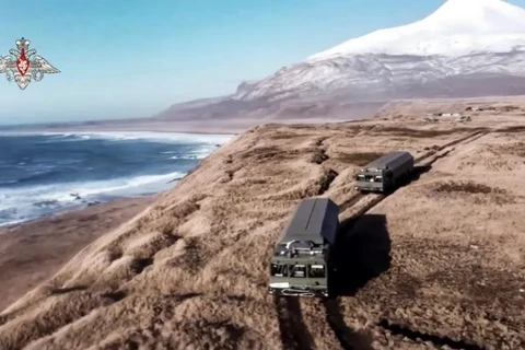 Các bệ phóng tên lửa của Nga trên đảo Matua, một phần của quần đảo Kuril, tháng 12 năm 2021. (Nguồn: AP)