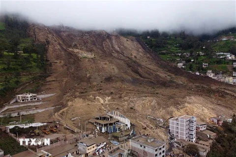 Hiện trường vụ lở đất ở Alausi, Ecuador ngày 27/3/2023. (Ảnh: AFP/TTXVN)