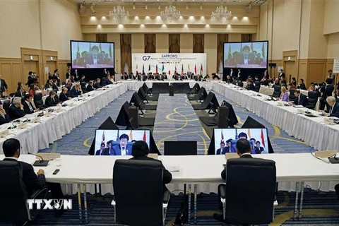 Các đại biểu tham dự Hội nghị Bộ trưởng Năng lượng và Môi trường của G7 tại Sapporo, Nhật Bản, ngày 15/4/2023. (Ảnh: Kyodo/TTXVN)