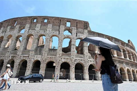 Nắng nóng gay gắt tại thủ đô Rome, Italy ngày 17/6/2022. (Ảnh: THX/TTXVN)