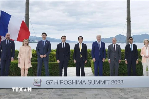 Lãnh đạo các nước G7 chụp ảnh chung tại hội nghị thượng đỉnh ở Hiroshima, Nhật Bản, ngày 20/5/2023. (Ảnh: Kyodo/TTXVN)