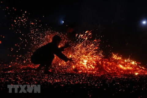 Lễ Nhảy lửa của người Pà Thẻn - Tín ngưỡng nguyên thủy huyền bí