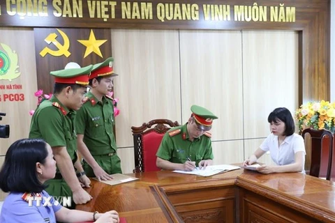 Bị can Nguyễn Thị Bích Ngọc tại cơ quan điều tra. (Ảnh: TTXVN phát)