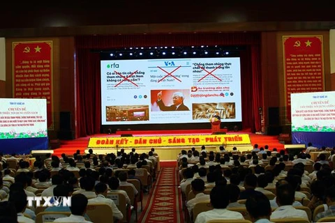Quang cảnh buổi lễ giới thiệu cuốn sách của Tổng Bí thư Nguyễn Phú Trọng. (Ảnh: Tá Chuyên/TTXVN)