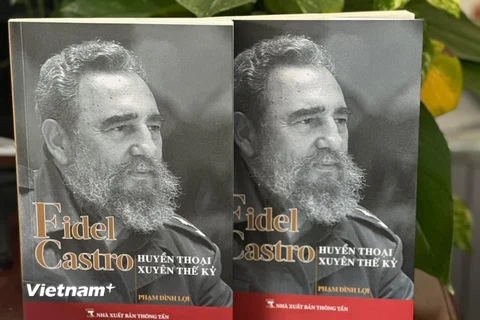 Hai cuốn sách khắc họa chân dung của Chủ tịch Cuba Fidel Castro