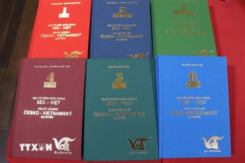 Kỷ niệm 10 năm ra mắt Đại từ điển của người Việt Nam tại Cộng hòa Séc