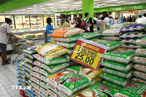 Gạo được bày bán tại một siêu thị ở Penang, Malaysia. Ảnh: AFP/TTXVN 