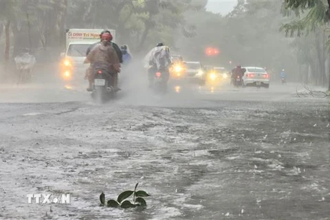 TT-Huế: Nước sông dâng cao do mưa lớn, cảnh báo ngập lụt diện rộng