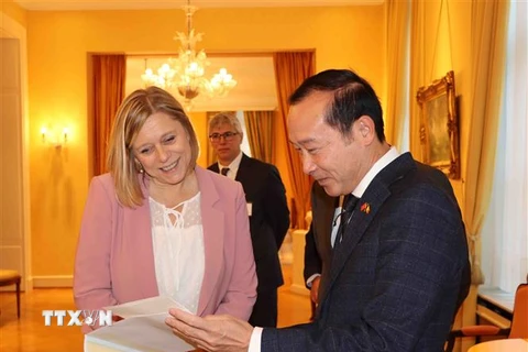Chủ tịch Quốc hội cảm ơn Hạ viện Bỉ ủng hộ nạn nhân da cam Việt Nam