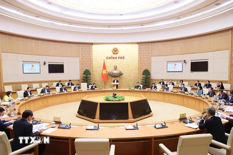 Thủ tướng Phạm Minh Chính chủ trì họp chuyên đề về xây dựng pháp luật tháng 11/2023. (Ảnh: Dương Giang/TXVN) 