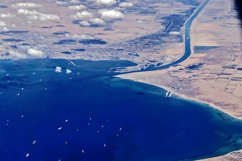 Kênh đào Suez nối Địa Trung Hải với Biển Đỏ và là tuyến vận tải ngắn nhất giữa châu Âu với châu Á. (Ảnh: AFP/TTXVN)