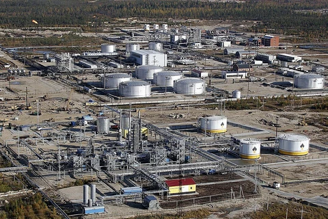 Một cơ sở lọc dầu của Rosneft ở thị trấn Gubkinsky, phía Tây Siberia, Nga. (Ảnh: AFP/TTXVN)