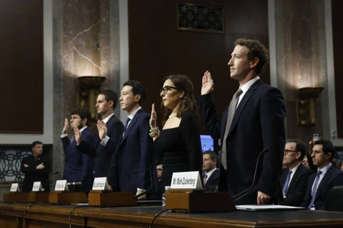 Các CEO mạng xã hội tuyên thệ trước Ủy ban Tư pháp Thượng viện ở Washington ngày 31/1. (Ảnh: Getty/Bloomberg)