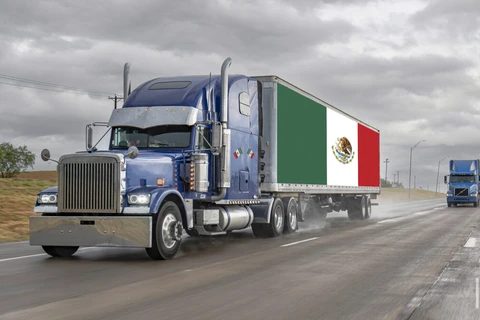 Hàng nghìn tài xế xe tải dừng xe đình công trên các tuyến cao tốc ở Mexico. (Ảnh: FreightWaves)