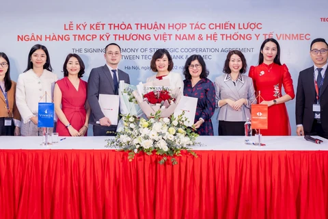 Lễ ký kết hợp tác chiến lược giữa Vinmec và Techcombank.