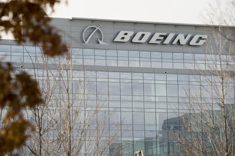 Biểu tượng Boeing tại văn phòng ở Arlington, Virginia, Mỹ. (Ảnh: AFP/TTXVN)