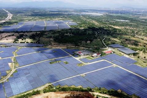 Một dự án điện mặt trời tại huyện Thuận Nam, Ninh Thuận. (Ảnh: Huy Hùng/TTXVN)